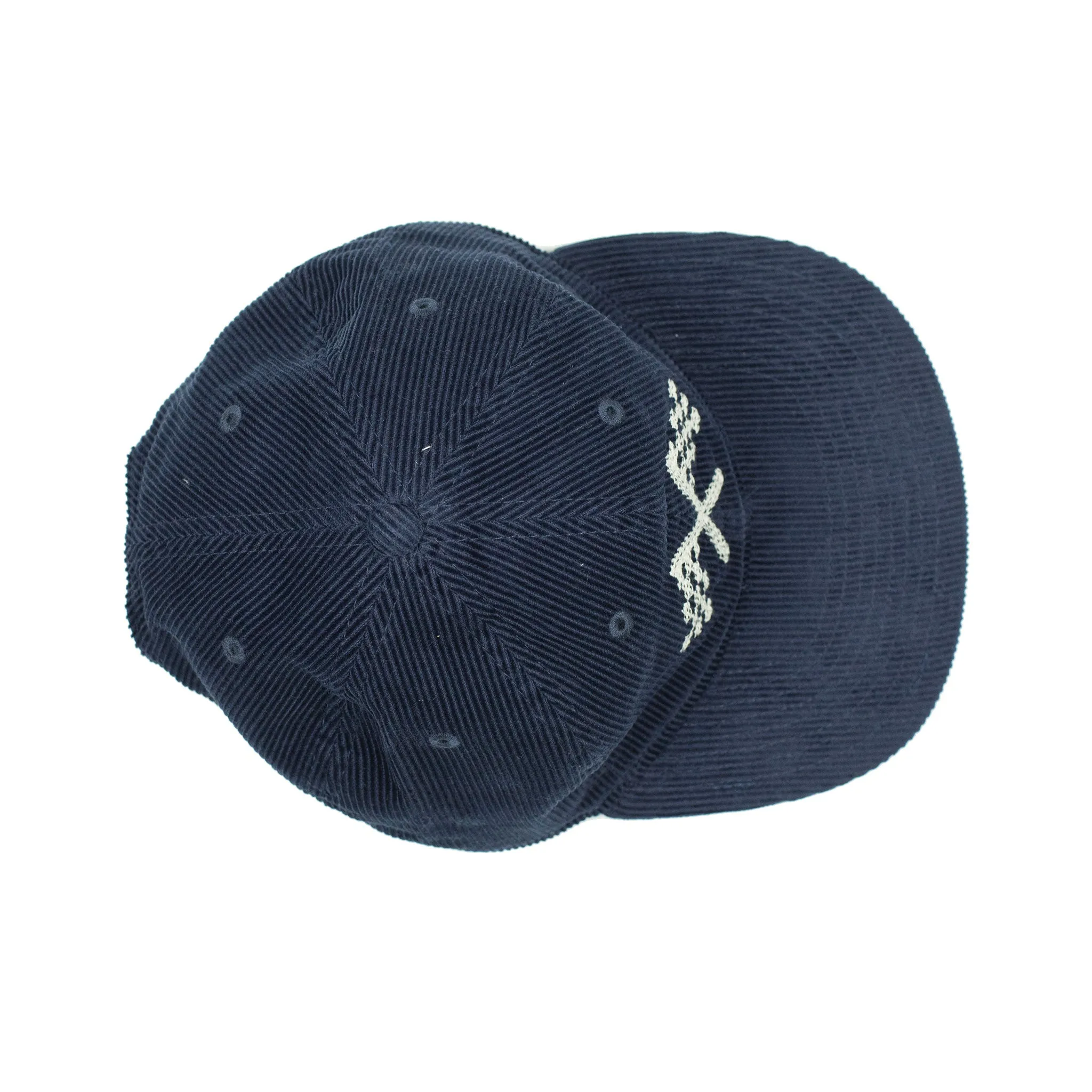 Corduroy cap in navy with racing flag chainstitched embroidery