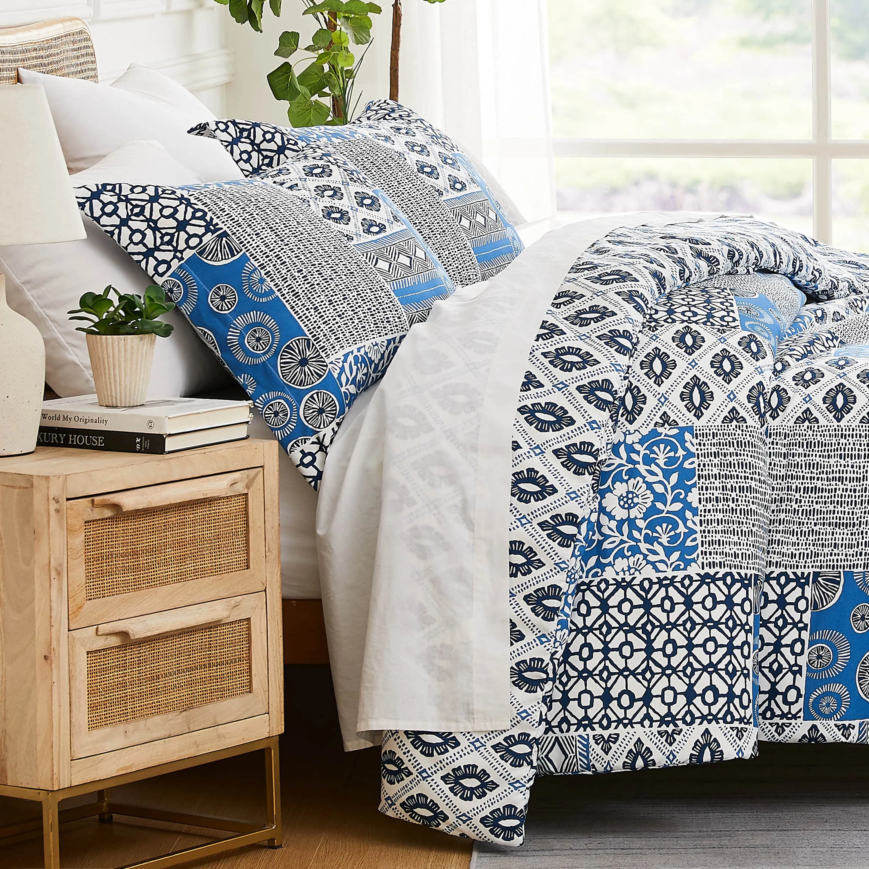 Global Patchwork Comforter Set