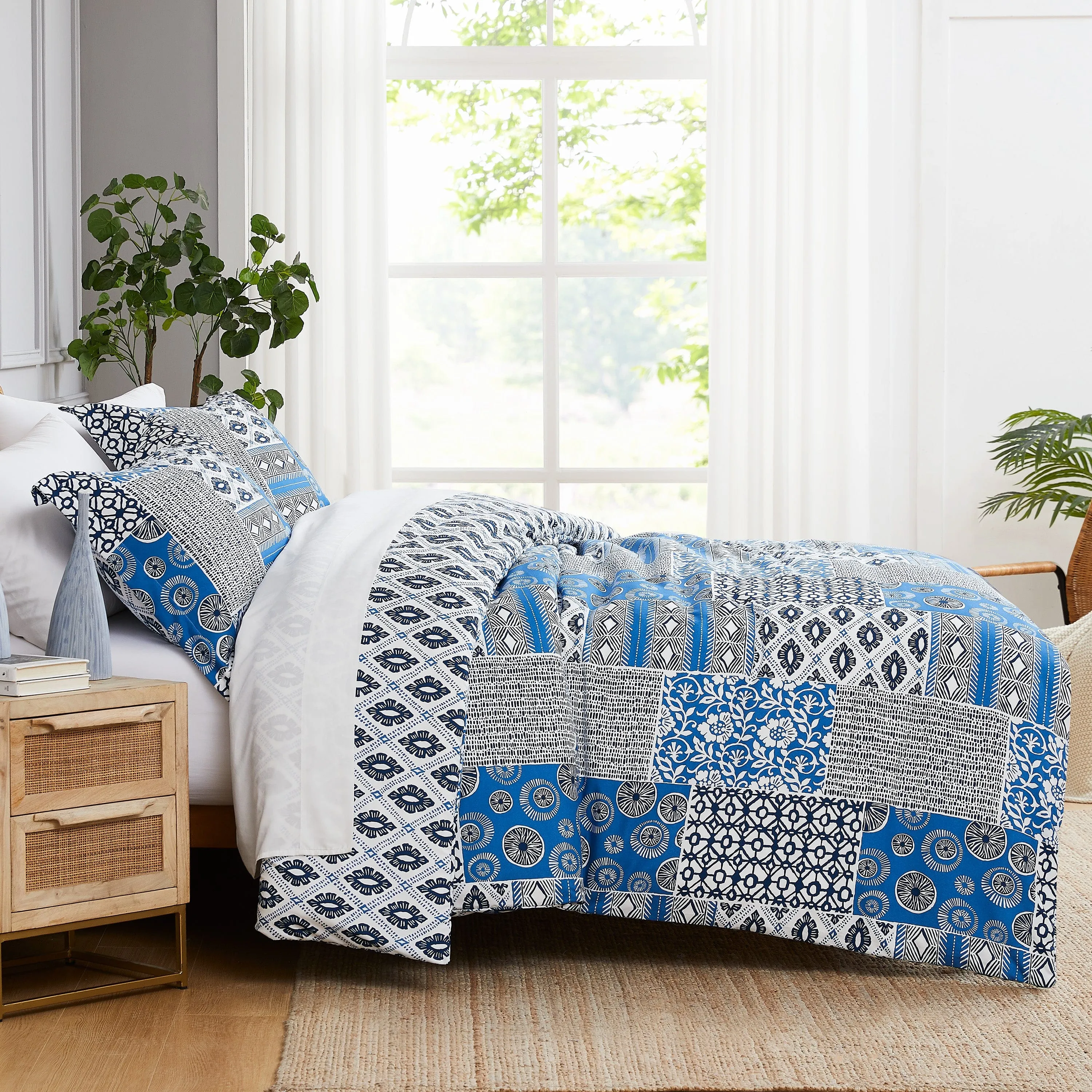 Global Patchwork Comforter Set